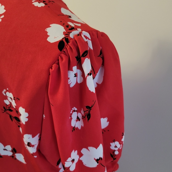 Karl Lagerfeld Paris Red Floral Short Sleeve Blouse | Size L | NWT - Picture 5 of 9